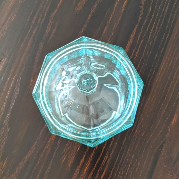 Vintage Indiana Glass Octagon Covered Candy Box / Dish Teal Color - Picture 3 of 7